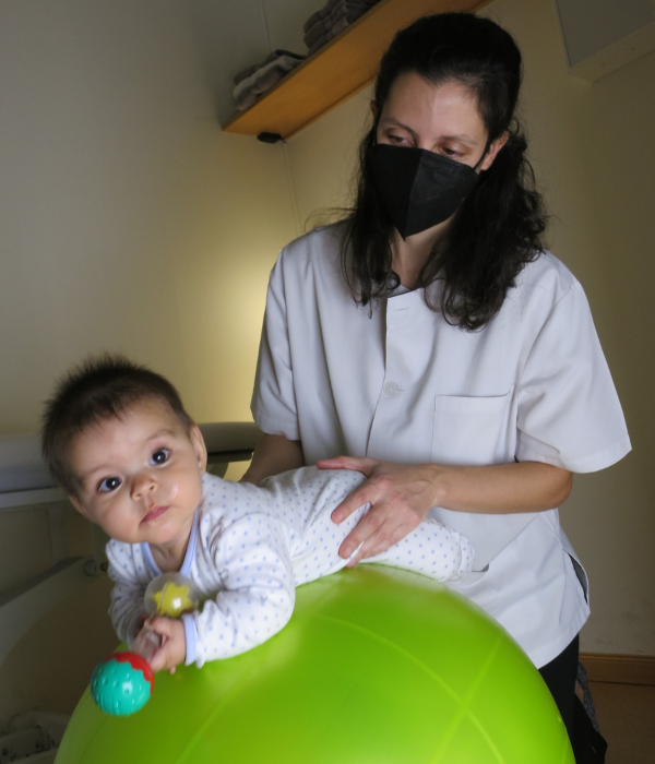 reflejos primitivos osteopata torticolis congenita